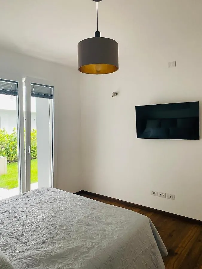 Felicita Apartment View Mountains & Lake Torri Del Benaco Italy