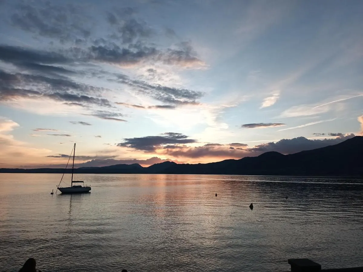 Felicita Apartment View Mountains & Lake Torri Del Benaco Italy